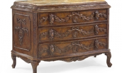 bachelor-chest-scrollwork-eur-01-0101_0